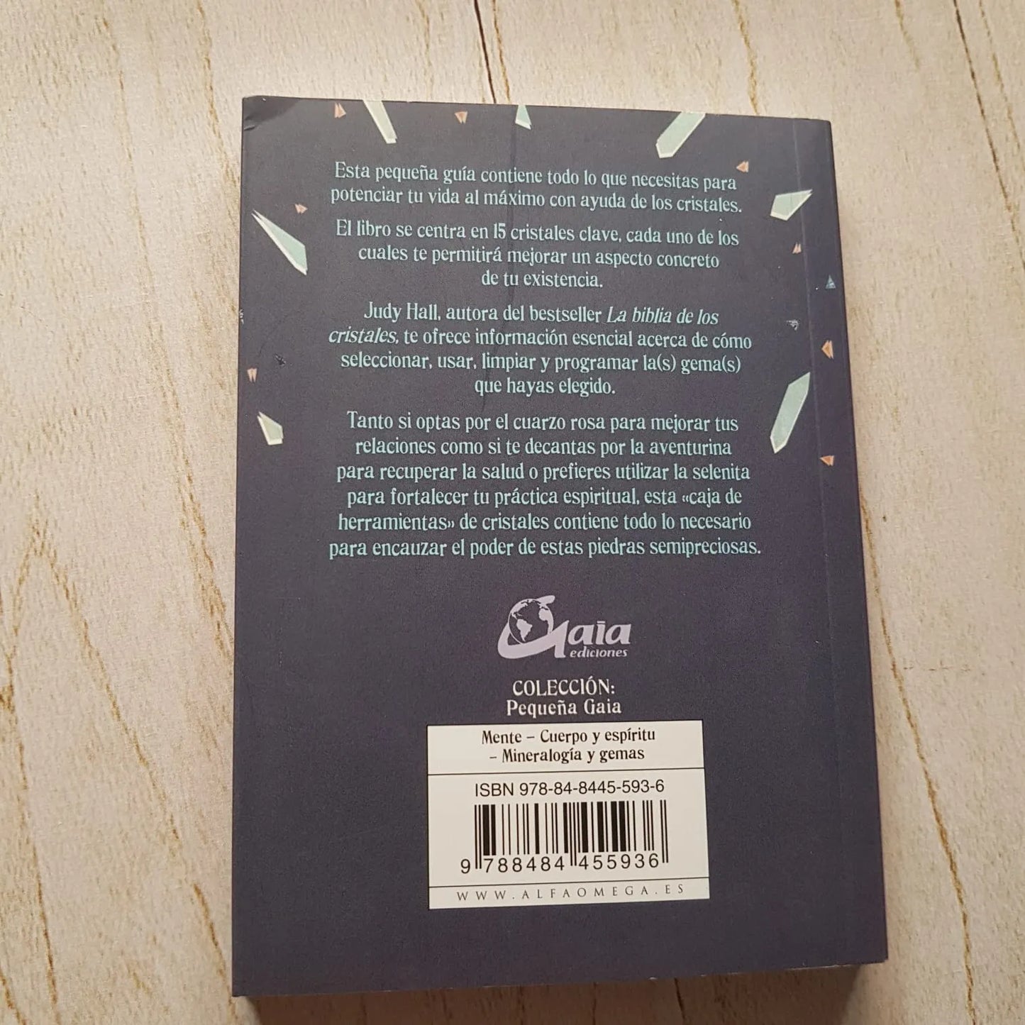 EL PEQUEÑO LIBRO DE LOS CRISTALES